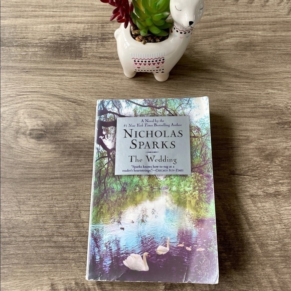 𝅺nicholas Sparks Books - Picture 4 of 8